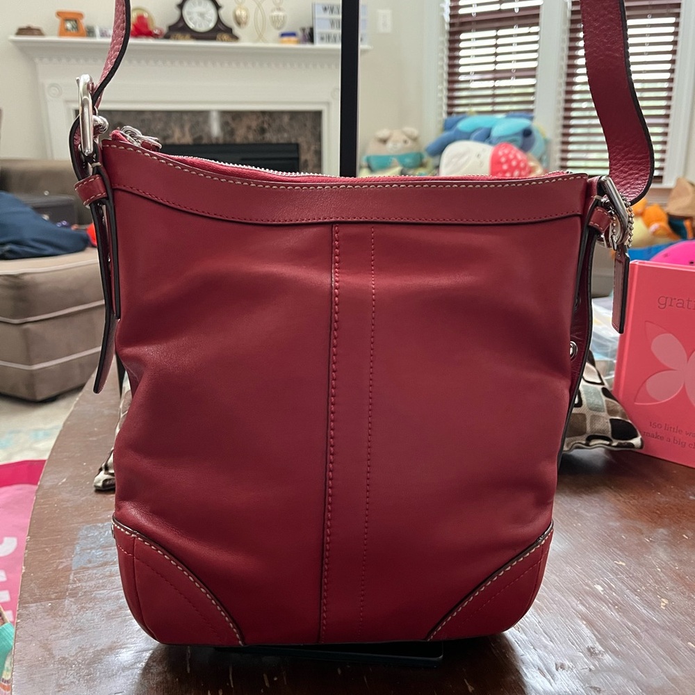 Coach RARE Vintage Lipstick Red Leather Crossbody Bag F0872-F12320 - Picture 2 of 8